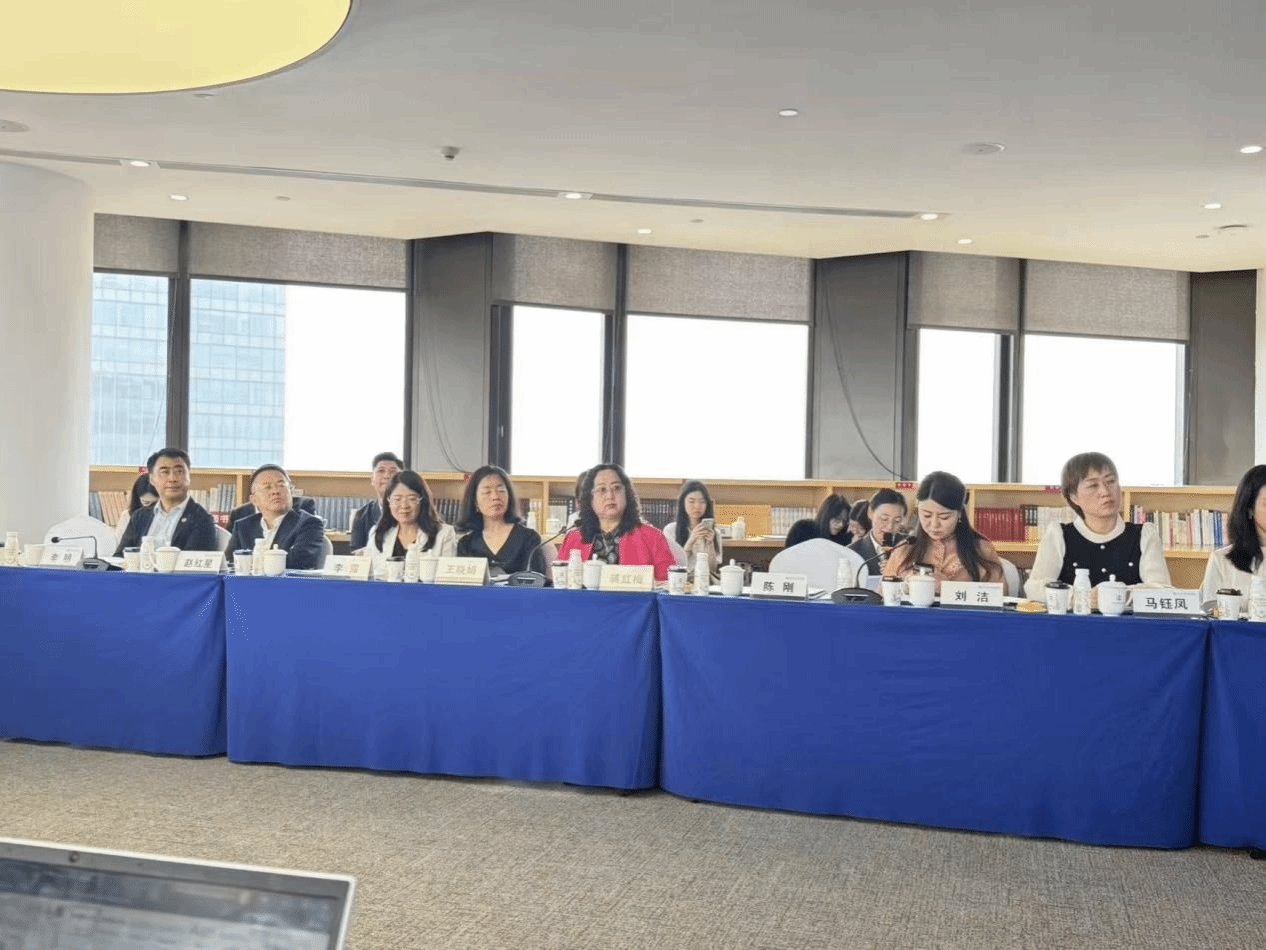 乌兹别克斯坦政府官员及家庭与妇女事务