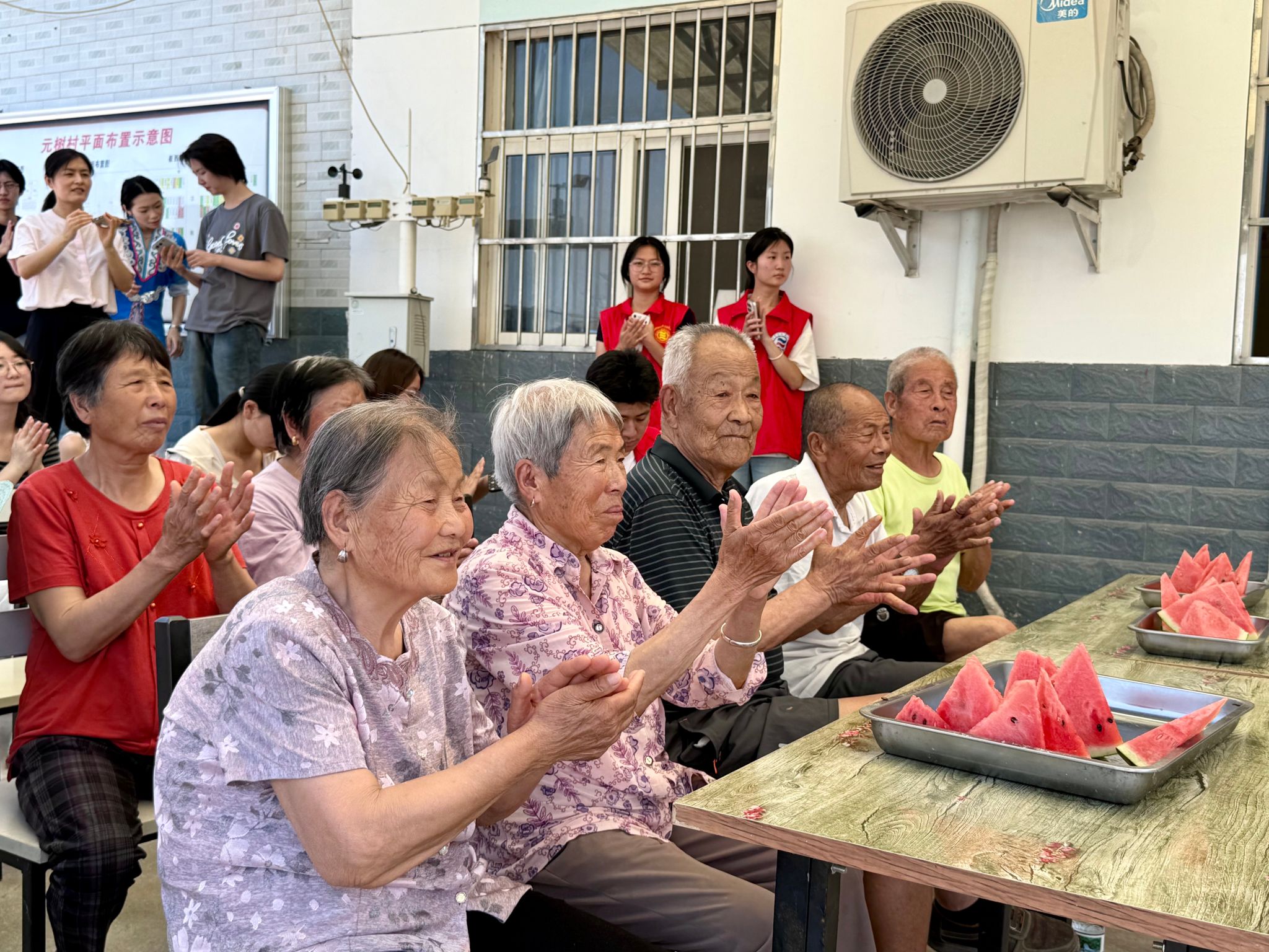 发挥分团委实践育人